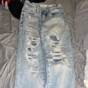 Women’s Kancan Jeans.
